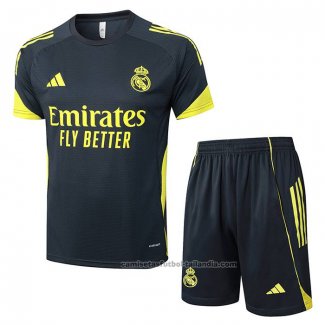 Chandal del Real Madrid Manga Corta 25/26 Negro Amarillo - Pantalon Corto